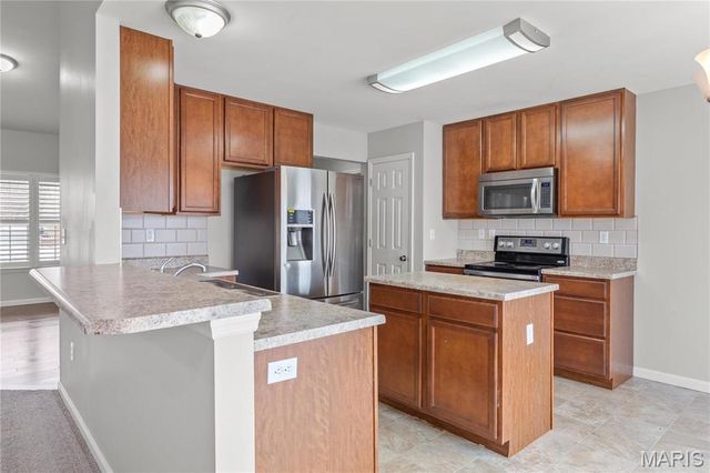 757 Pecan Hill Drive, St Charles, MO 63304