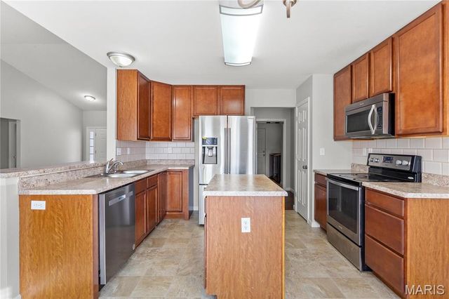 757 Pecan Hill Drive, St Charles, MO 63304