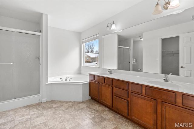 757 Pecan Hill Drive, St Charles, MO 63304