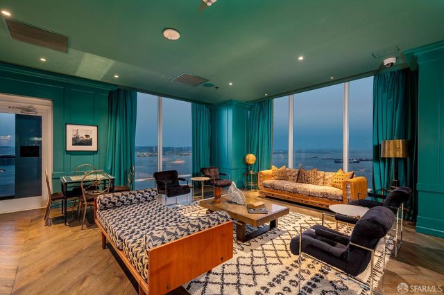 425 1st Street 5901, San Francisco, CA 94105