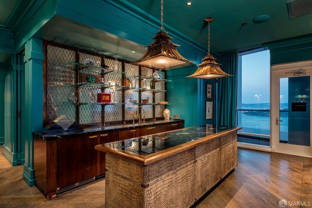 425 1st Street 5901, San Francisco, CA 94105