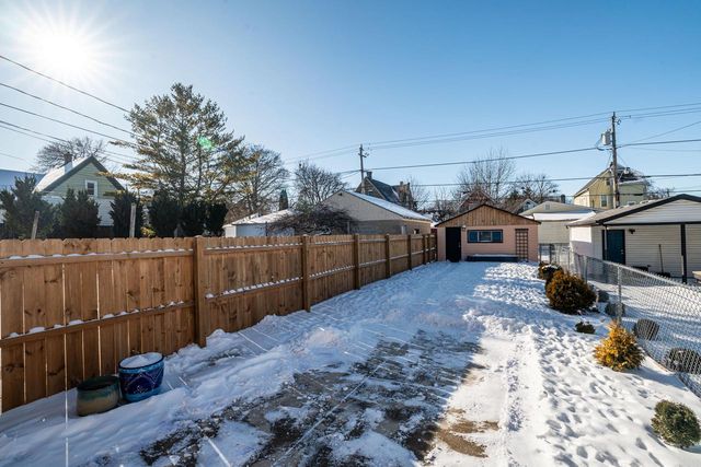 2429 S Logan AVENUE, Milwaukee, WI 53207