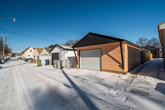 2429 S Logan AVENUE, Milwaukee, WI 53207