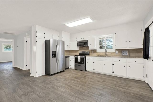 5 Greenbriar Avenue, Cartersville, GA 30120