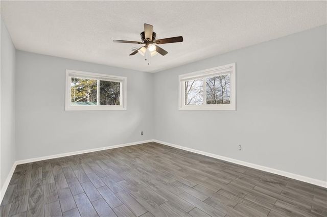 5 Greenbriar Avenue, Cartersville, GA 30120