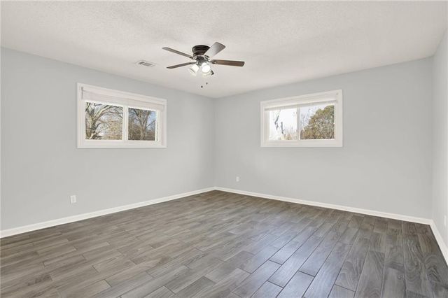 5 Greenbriar Avenue, Cartersville, GA 30120