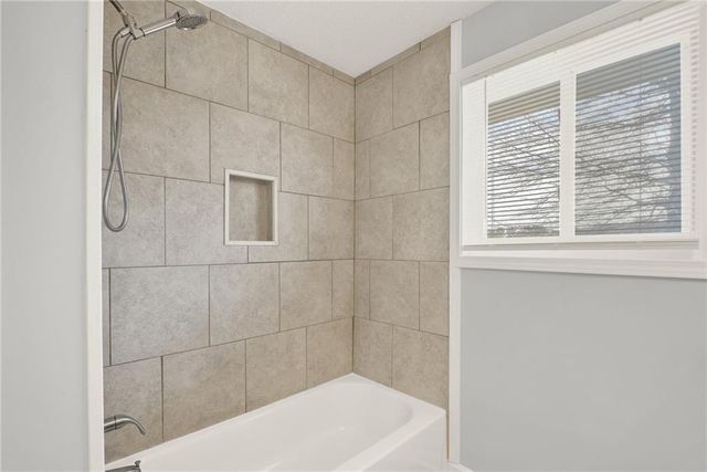 5 Greenbriar Avenue, Cartersville, GA 30120