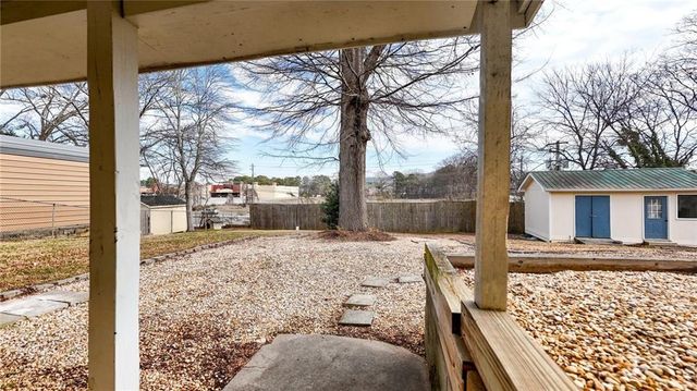 5 Greenbriar Avenue, Cartersville, GA 30120