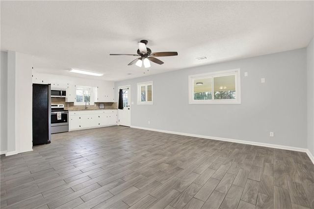 5 Greenbriar Avenue, Cartersville, GA 30120