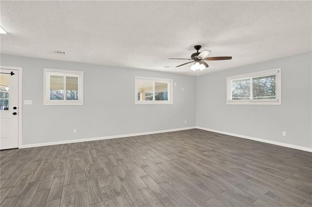 5 Greenbriar Avenue, Cartersville, GA 30120