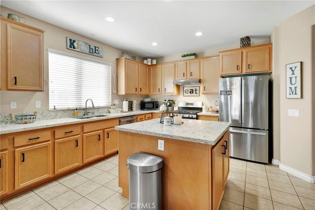 13252 Placentia, Hesperia, CA 92344