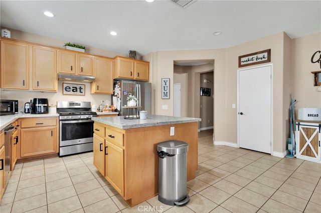 13252 Placentia, Hesperia, CA 92344