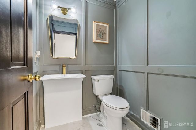 835 Bordentown Avenue, Sayreville, NJ 08872