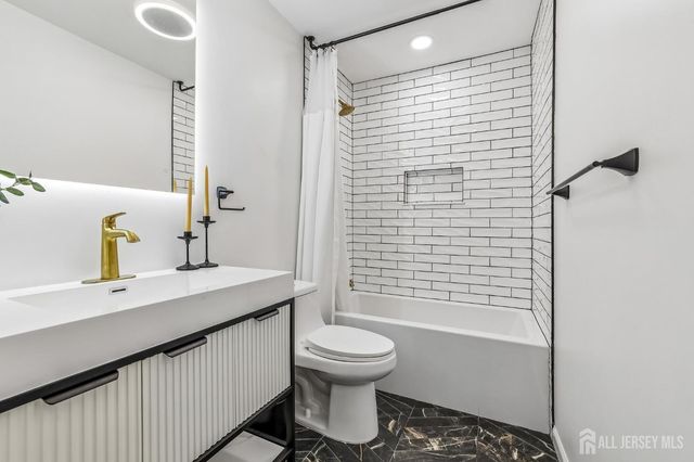 835 Bordentown Avenue, Sayreville, NJ 08872