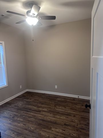 121 McDale Rd Apt 403, Shelbyville, TN 37160