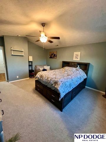 7642 Glynoaks Drive, Lincoln, NE 68516