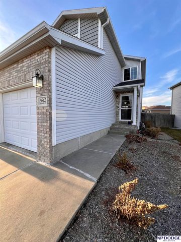 7642 Glynoaks Drive, Lincoln, NE 68516