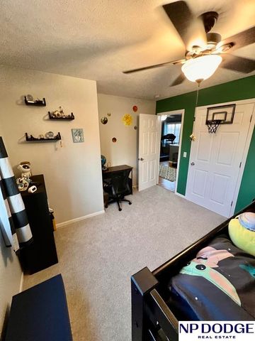 7642 Glynoaks Drive, Lincoln, NE 68516