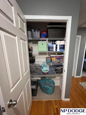 7642 Glynoaks Drive, Lincoln, NE 68516