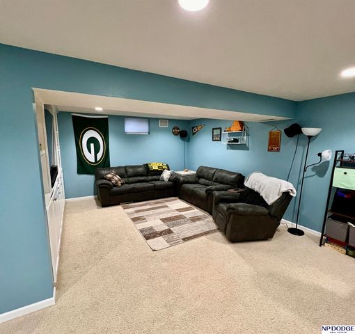 7642 Glynoaks Drive, Lincoln, NE 68516