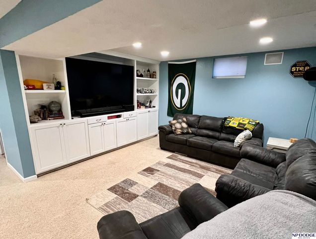 7642 Glynoaks Drive, Lincoln, NE 68516