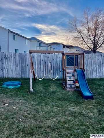 7642 Glynoaks Drive, Lincoln, NE 68516