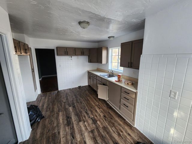 15646 SARATOGA Street, Detroit, MI 48205