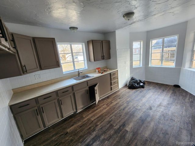 15646 SARATOGA Street, Detroit, MI 48205