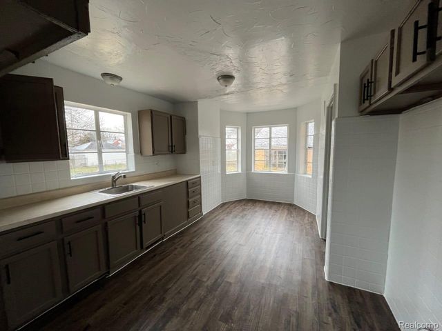 15646 SARATOGA Street, Detroit, MI 48205