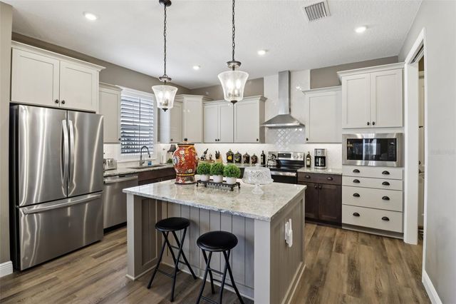 368 SUMMERLAND KEY AVENUE, Lady Lake, FL 32159