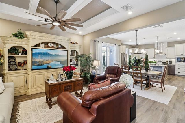 368 SUMMERLAND KEY AVENUE, Lady Lake, FL 32159