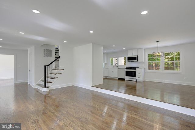 1107 SWAN CREEK RD, Fort Washington, MD 20744