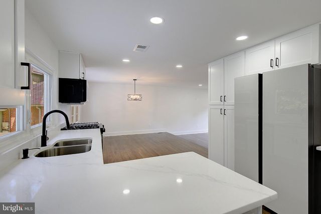 1107 SWAN CREEK RD, Fort Washington, MD 20744