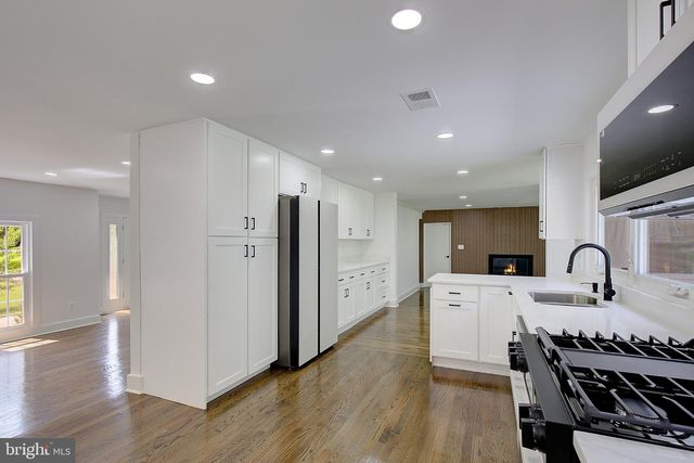 1107 SWAN CREEK RD, Fort Washington, MD 20744