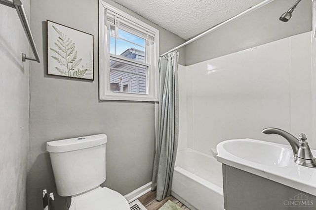 1100 Hughes Street, Middletown, OH 45042