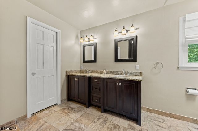 6 White Oak Ln, Montville Twp., NJ 07045