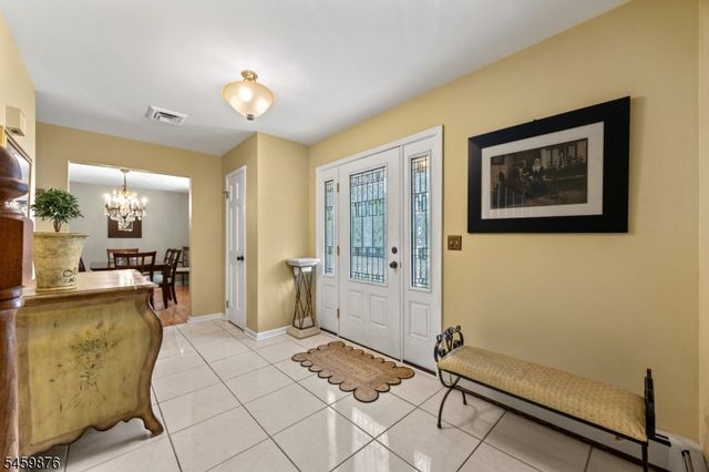 6 White Oak Ln, Montville Twp., NJ 07045