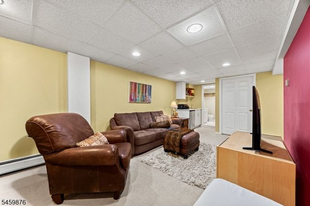 6 White Oak Ln, Montville Twp., NJ 07045