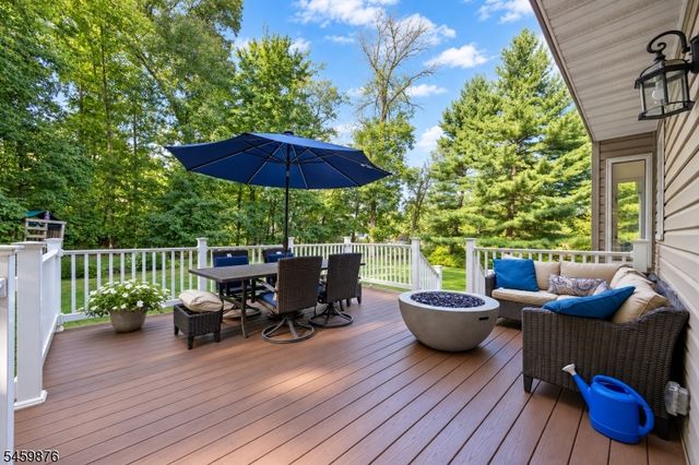 6 White Oak Ln, Montville Twp., NJ 07045