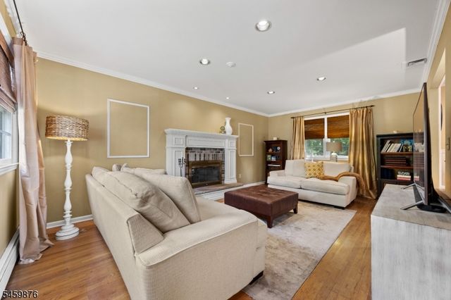 6 White Oak Ln, Montville Twp., NJ 07045