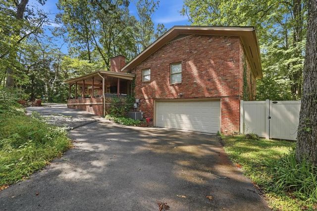 747 Timber Ln, Cookeville, TN 38501