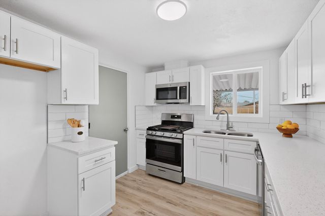 3419 E La Veta Drive NE, Albuquerque, NM 87110