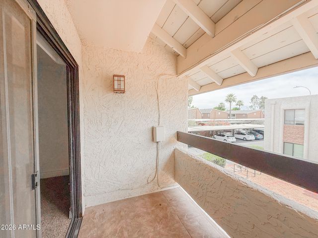 3825 E CAMELBACK Road 215, Phoenix, AZ 85018