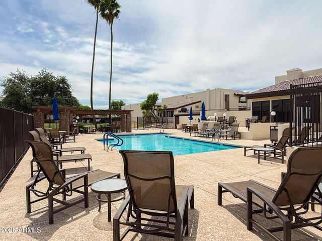 3825 E CAMELBACK Road 215, Phoenix, AZ 85018