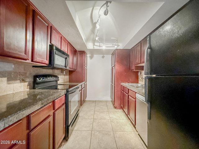 3825 E CAMELBACK Road 215, Phoenix, AZ 85018