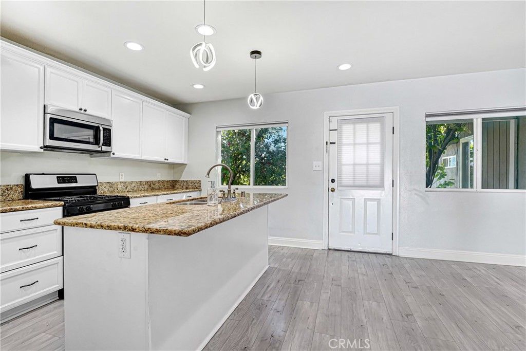 6659 Zelzah Ave, Reseda, CA 91335