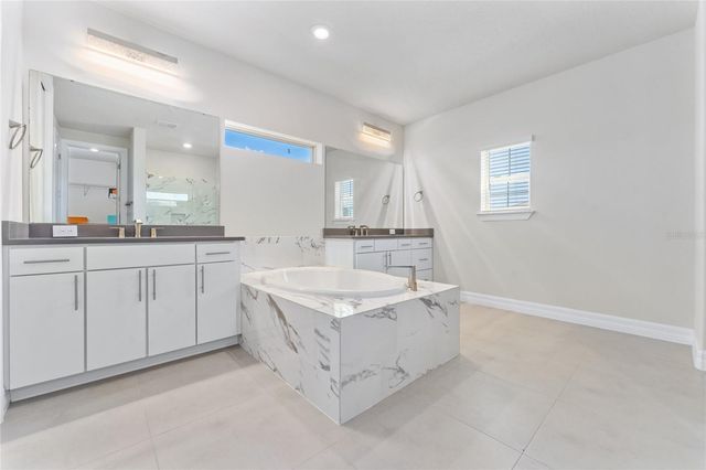 9242 HANGING VINE COURT, Orlando, FL 32836