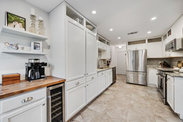 5029 Locke Avenue, Fort Worth, TX 76107