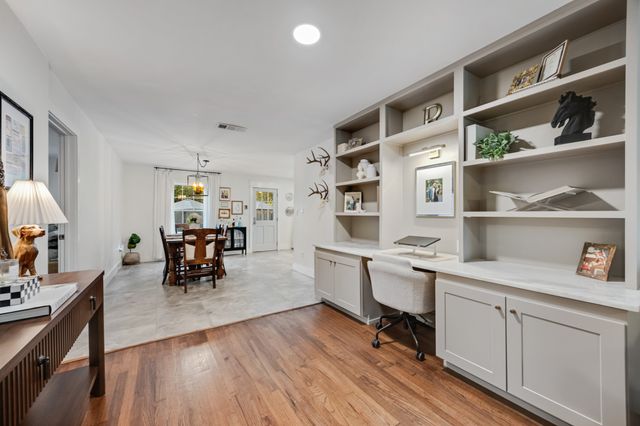 5029 Locke Avenue, Fort Worth, TX 76107