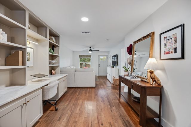 5029 Locke Avenue, Fort Worth, TX 76107